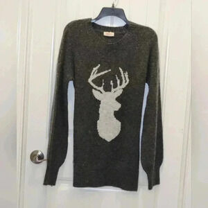 Women's knit crew neck long winter Christmas deer sweater size M gray NWOT